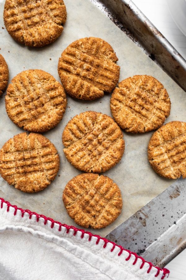Vegan Peanut Butter Cookies (4 Ingredients!)